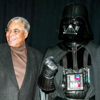 James Earl Jones โบกมือลาจากพากย์เสียง Darth Vader หลังพากย์มา 40 ปี